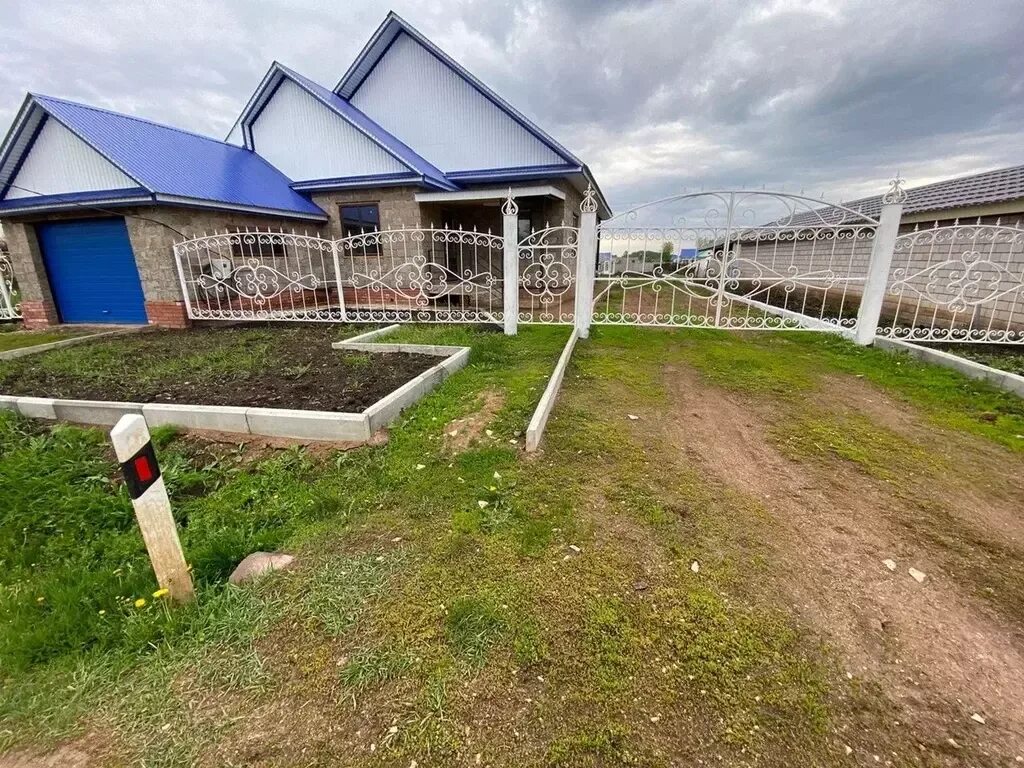 Дома дюртюли. Старосултанбеково дюртюлинский район. старосултанбеково дом 28. матросова 16 дюртюли. искуш дюртюлинский район.