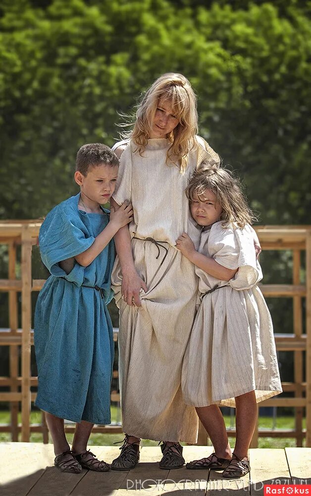 Триллер про похищение детей. Family slaves mother. Daughter on sofa. Obedient daughter аккаунт. Шоу мамы в танце эбби.