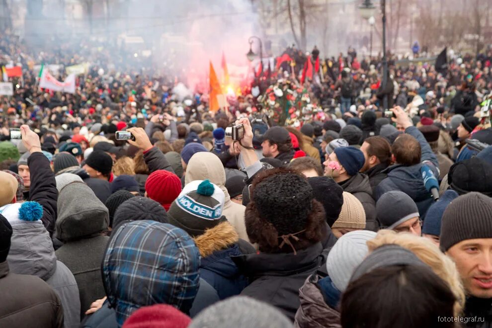 Болотная территория. Болотная площадь митинг 2011. Болотная площадь 2012 митинг. Болотная революция 2012. Митинг на Болотной площади 10 декабря 2011 года.