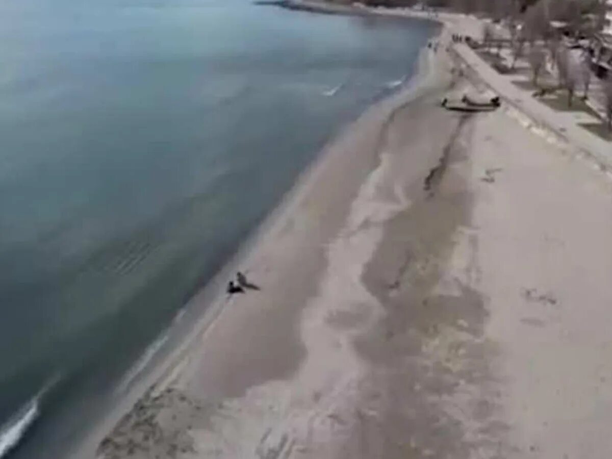 Море отошло от берега. Каспий море казахстан. Море отошло от берега. Азовское море обмелело. Азовское море отступило.