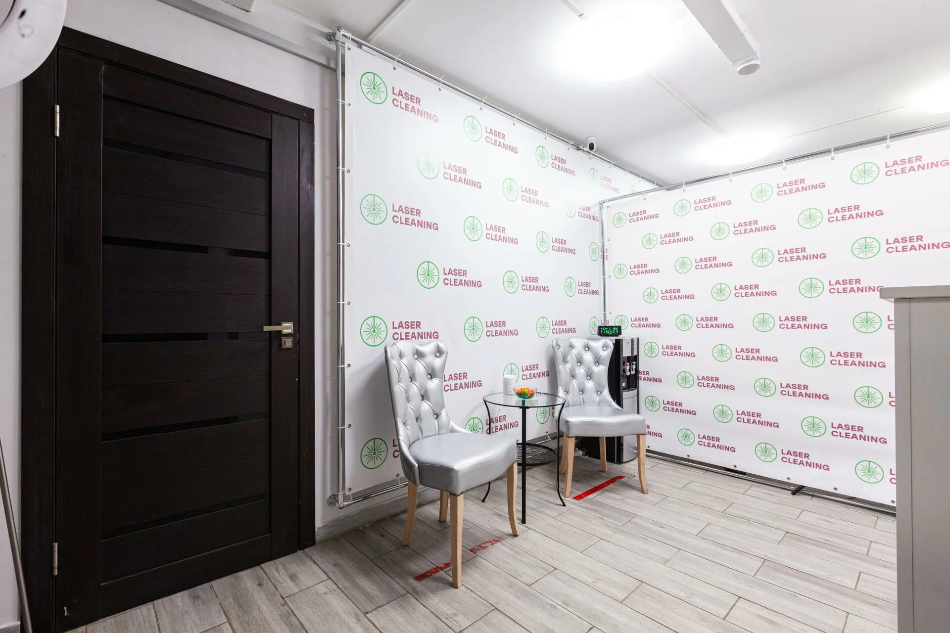 Салон лазерной эпиляции. Студия лазерной эпиляции лого. Студия laser. Интерьер студии лазерной эпиляции лазер лав. Интерьер кабинета лазерной эпиляции.
