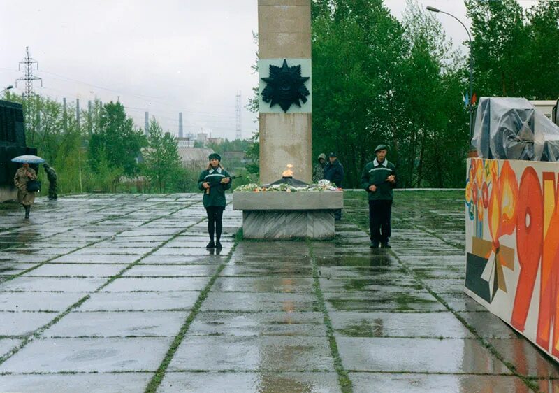 Вечный огонь Нижний Тагил. Вечный огонь Тагилстрой Нижний Тагил. Мемориальный комплекс Нижний Тагил вечный огонь. Памятник славы в Нижнем Тагиле. Поиск могил нижний тагил