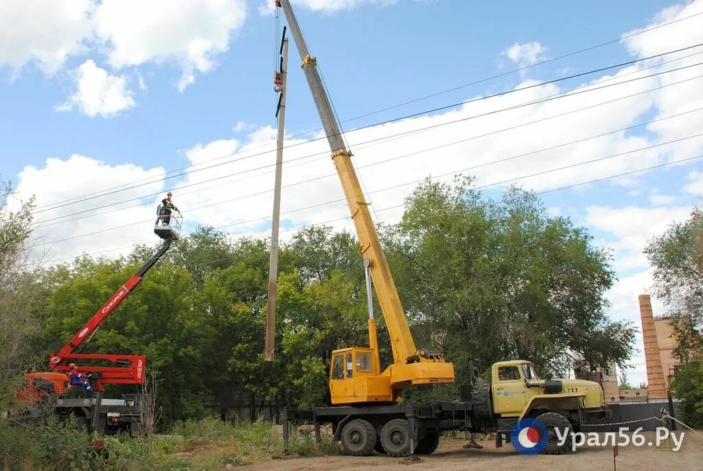 Оренбургэнерго лэп. Электросети железноводск аварийная. Электросети пятигорск аварийная. Электроснабжение восстановлено. Кран установщик опор лэп квл-12.