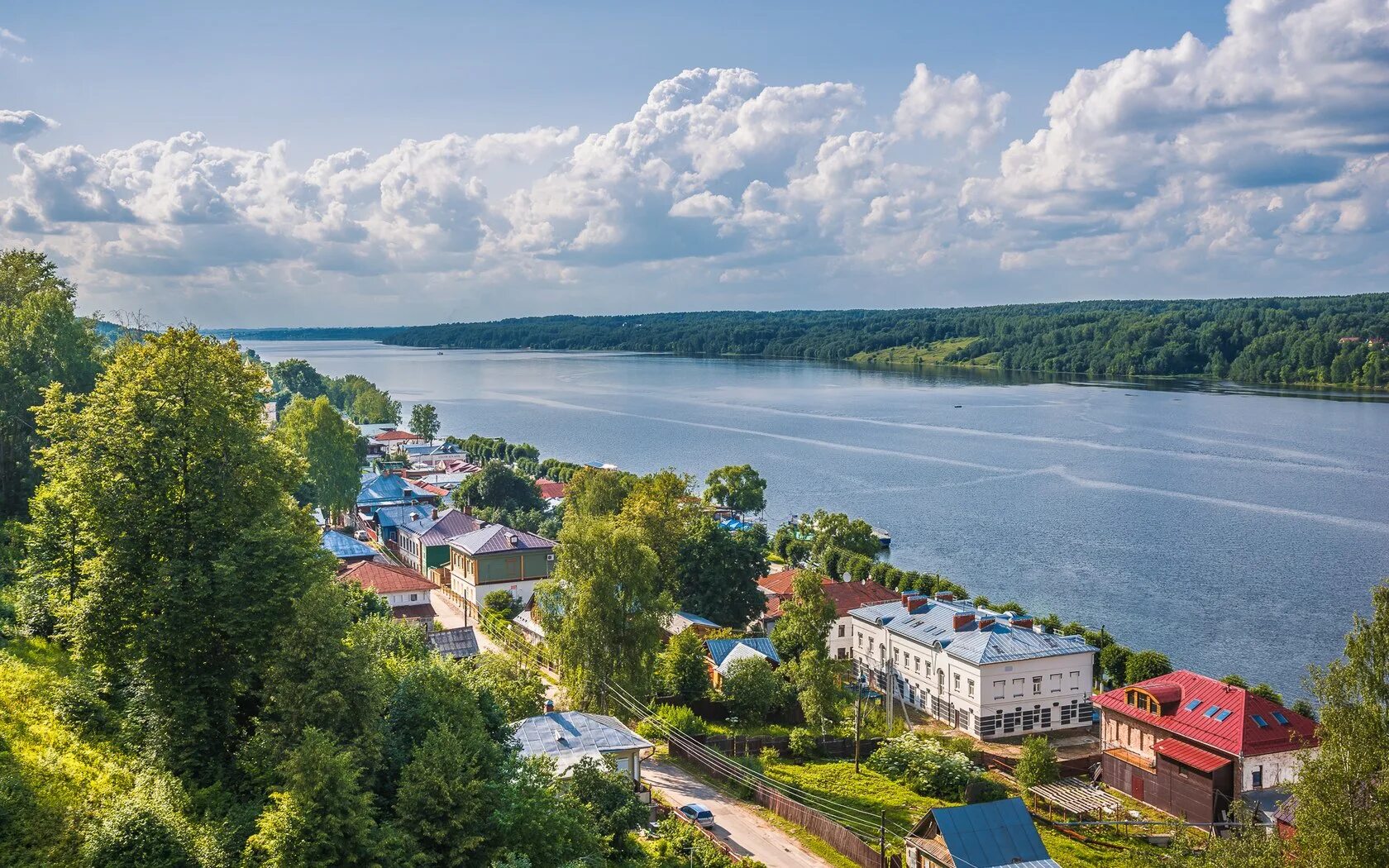 Городок на волге