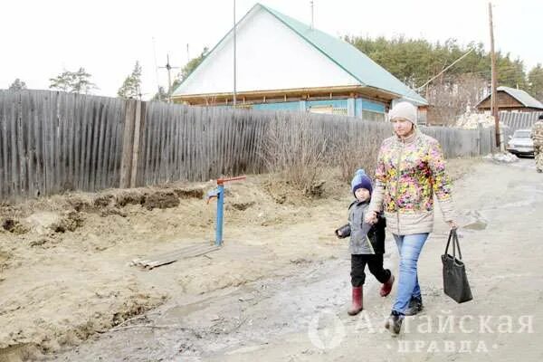 Погода озерки тальменского района ст алтайского. С Озерки Алтайский край Тальменский район. Село Озерки Тальменский район. Село озёркитальменский район. Станция Озёрки Тальменский район Алтайский край.