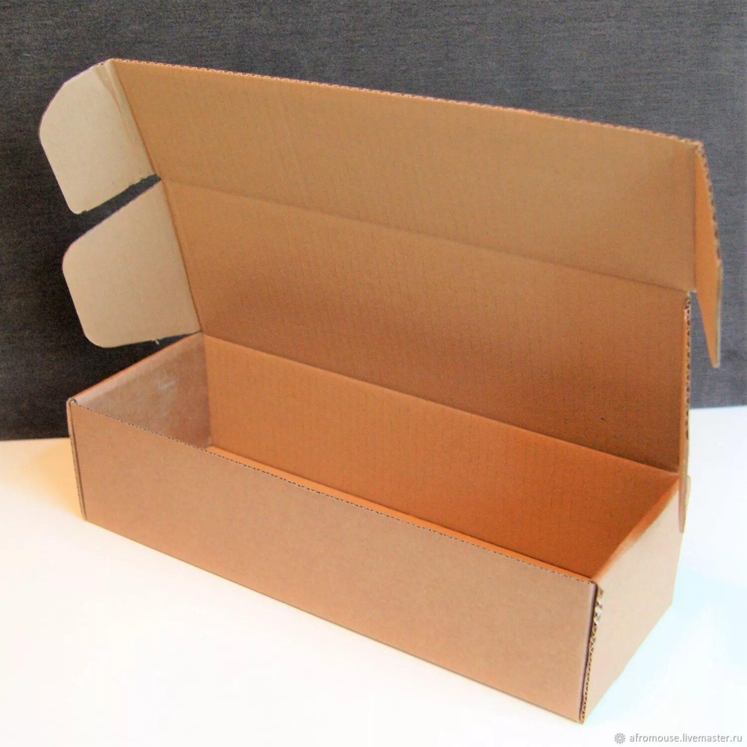 Коробка из микрогофрокартона 120x90x55. Длинная картонная коробка. Картонный короб с откидной крышкой. Коробка картонная узкая.