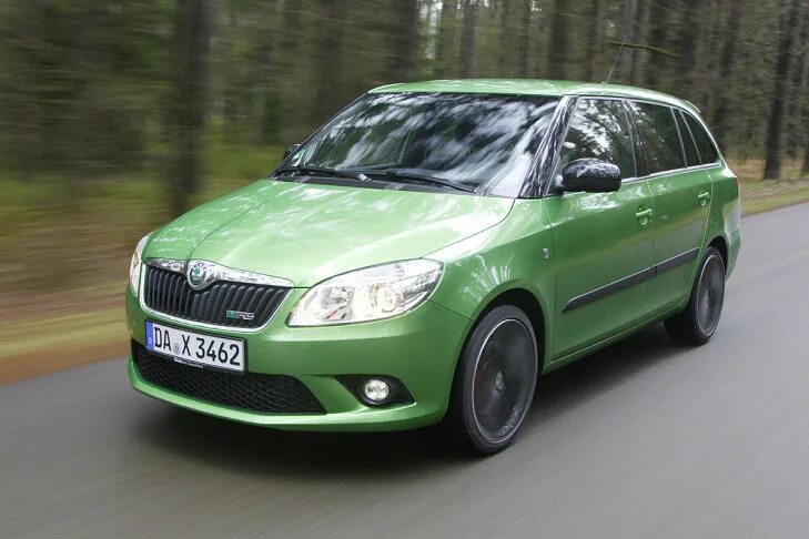 Купить шкоду фабию москва. Фабия РС 2011. Шкода Фабия 5j6. Skoda Fabia 2009 универсал. Шкода Фабия RS 2006.