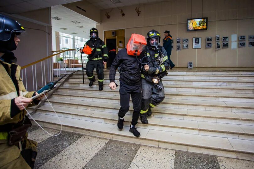 Кинотеатр Курортный Сестрорецк. МЧС Санкт-Петербург провели учения в Сестрорецке. Пожар в культурно-зрелищных учреждениях фото. Фото учений МЧС В Сестрорецке.