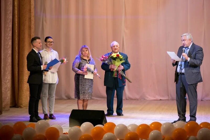 Парк шинников воронеж. Шинник омск. Дворец культуры воронеж. Дворец шинников воронеж. Дк шинник воронеж.