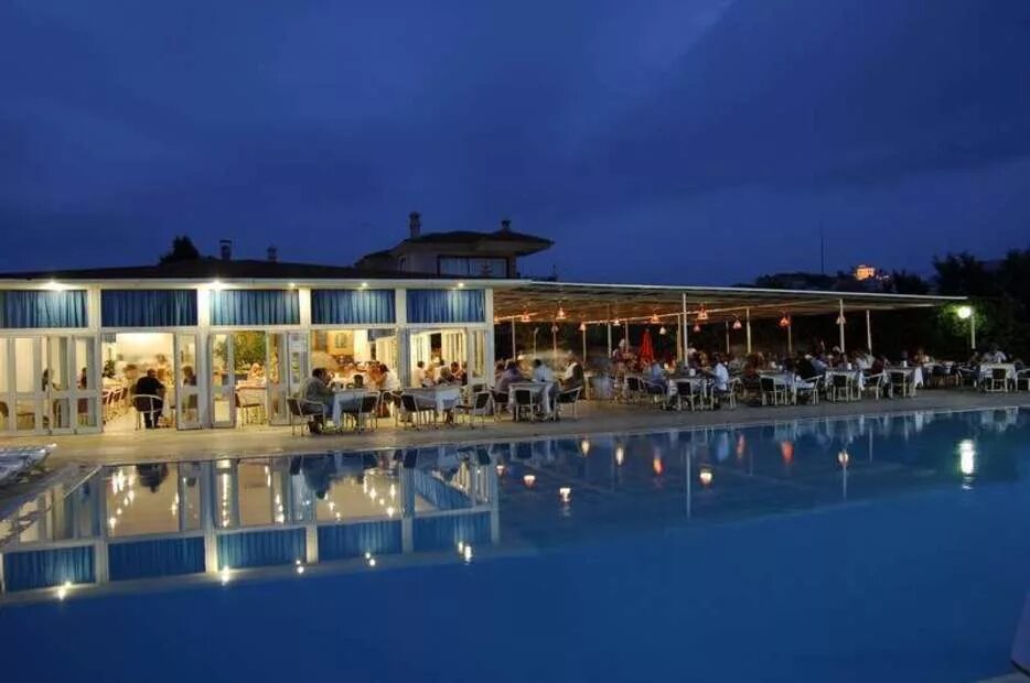 Отель Larissa Holiday Beach Club. Larissa holiday beach club