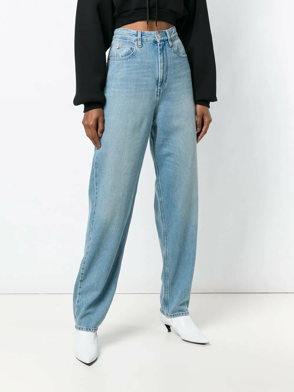 Джинсы оверсайз женские. Женские джинсы levis oversize. Джинсы оверсайз женские. Голубые джинсы оверсайз. Джинсы оверсайз 2024.