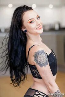 Фото Alessa Savage.
