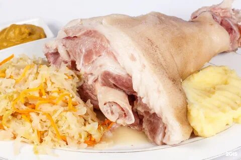 Ледяная нога свиная рулька с кислой капустой