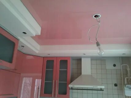 Натяжной потолок на кухне с газовой