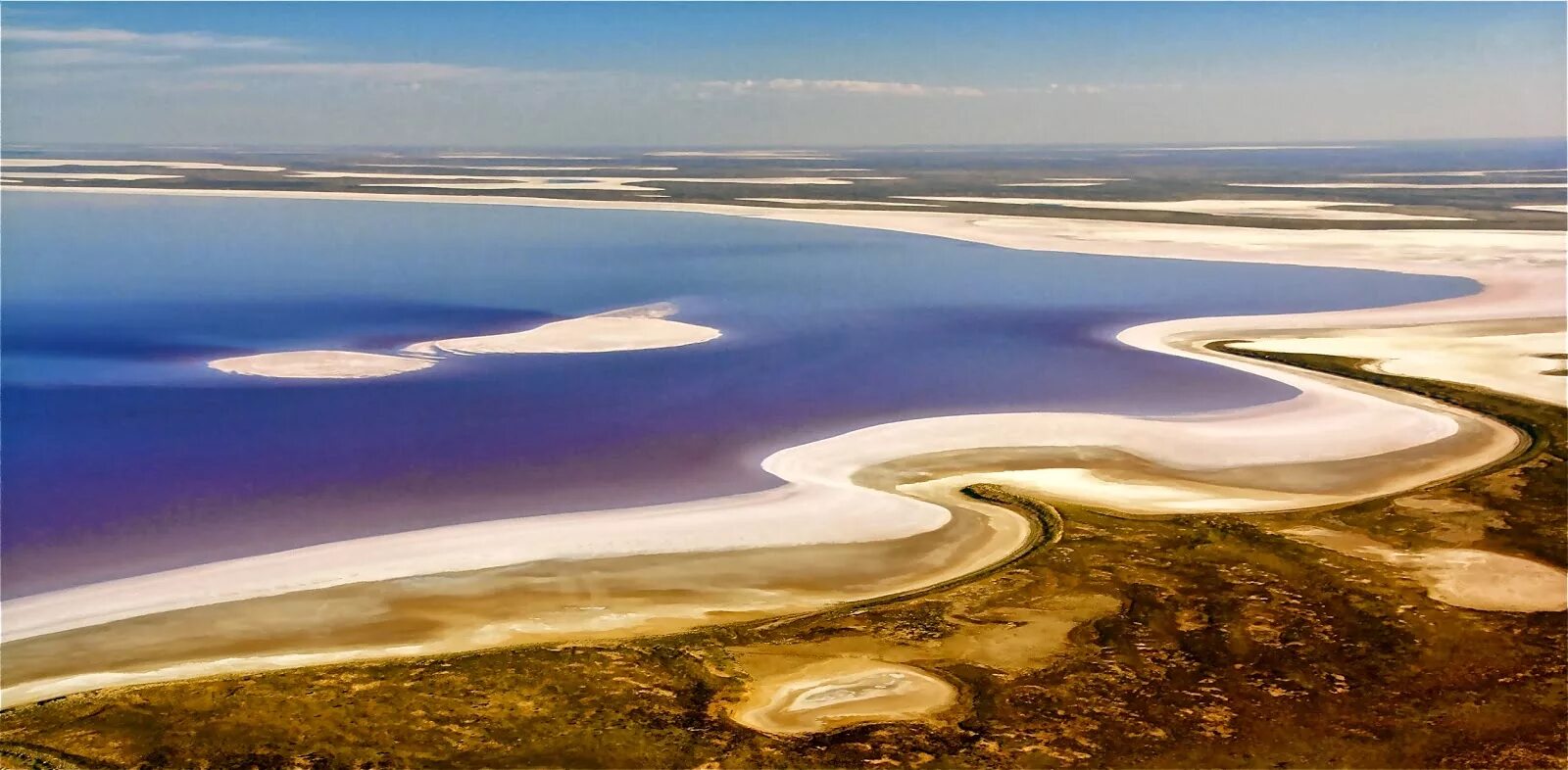 Озеро Эйр в Австралии. Озеро Eyre Австралия. Озеро Эйр Норд Австралии. Австралия Перт озеро Эйр-Норт. Озера южной австралии