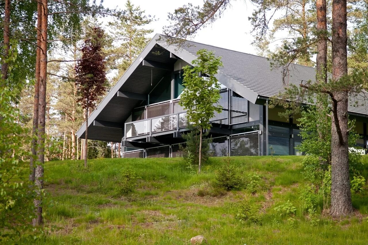 Лиикола клаб цвелодубово. Лиикола клаб цвелодубово. Поселок цвелодубово. Цвелодубово ленинградская. Цвелодубово озеро нахимовское.