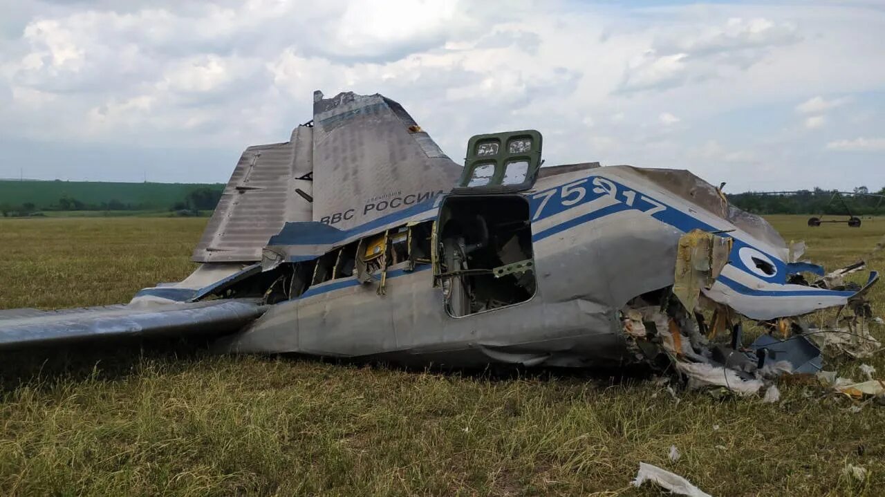 Катастрофа самолета в иваново. Самолеты. Ил-22 самолёт. Разбился военный самолет.