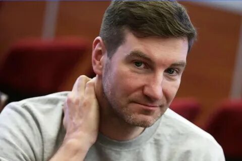 Ведущий главной
