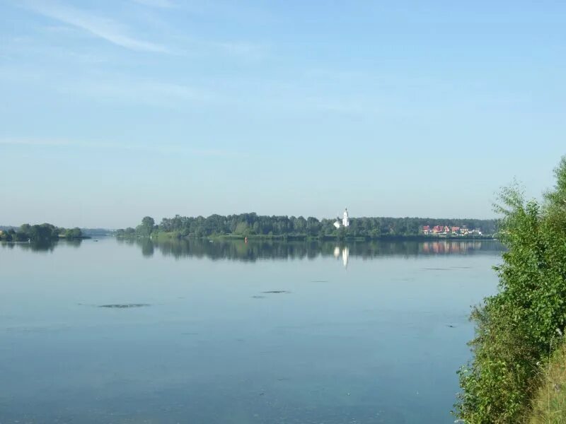 Город на реке сестра. Река сестра Дубна. Река сестра пляж. Зубово пляж река сестра. Пляж сестра река г Клин.