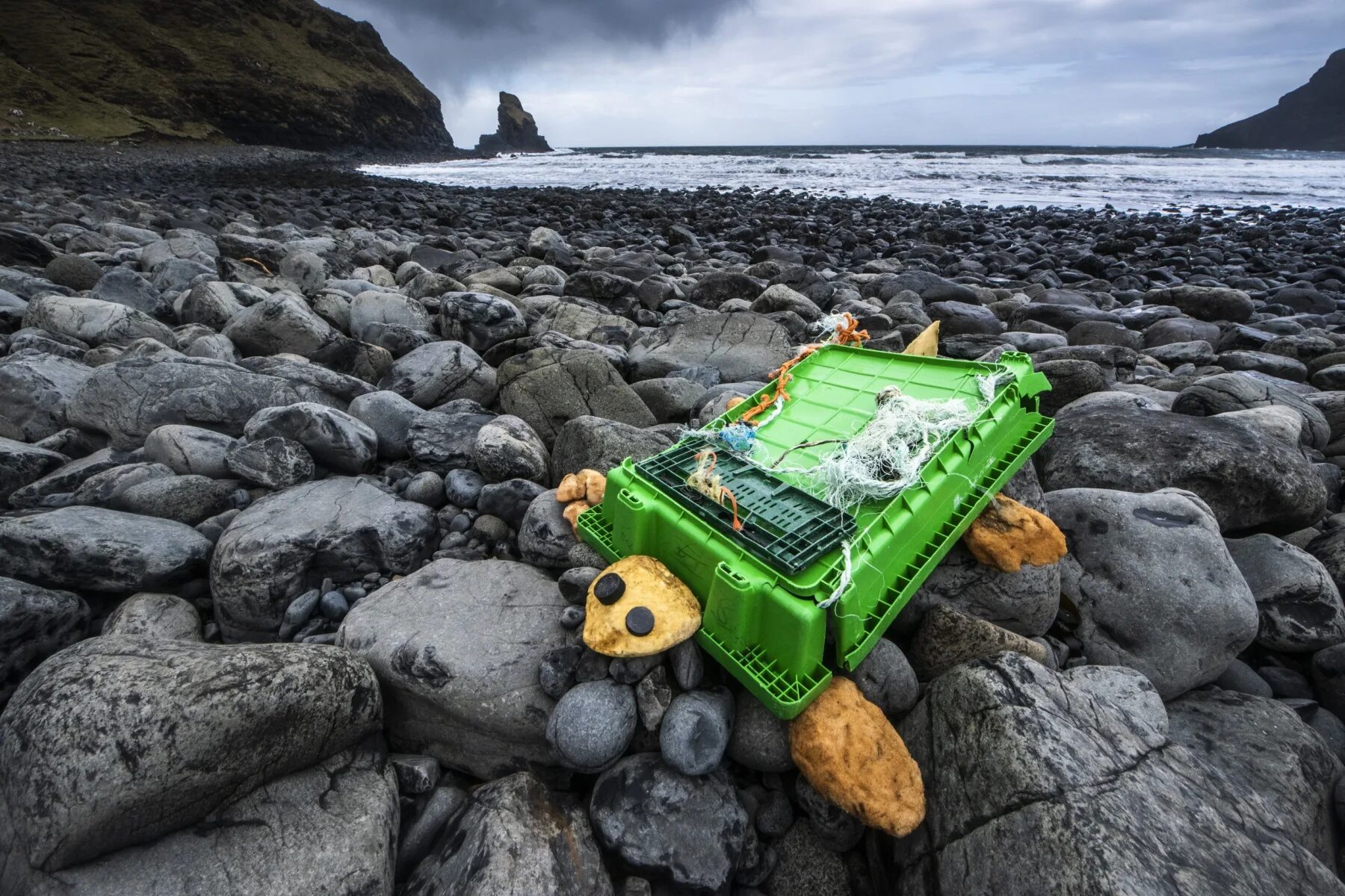 Пластиковое загрязнение. Фотопроект «пластмассовая жизнь». Life in plastic. Life in plastic. Life in plastic.