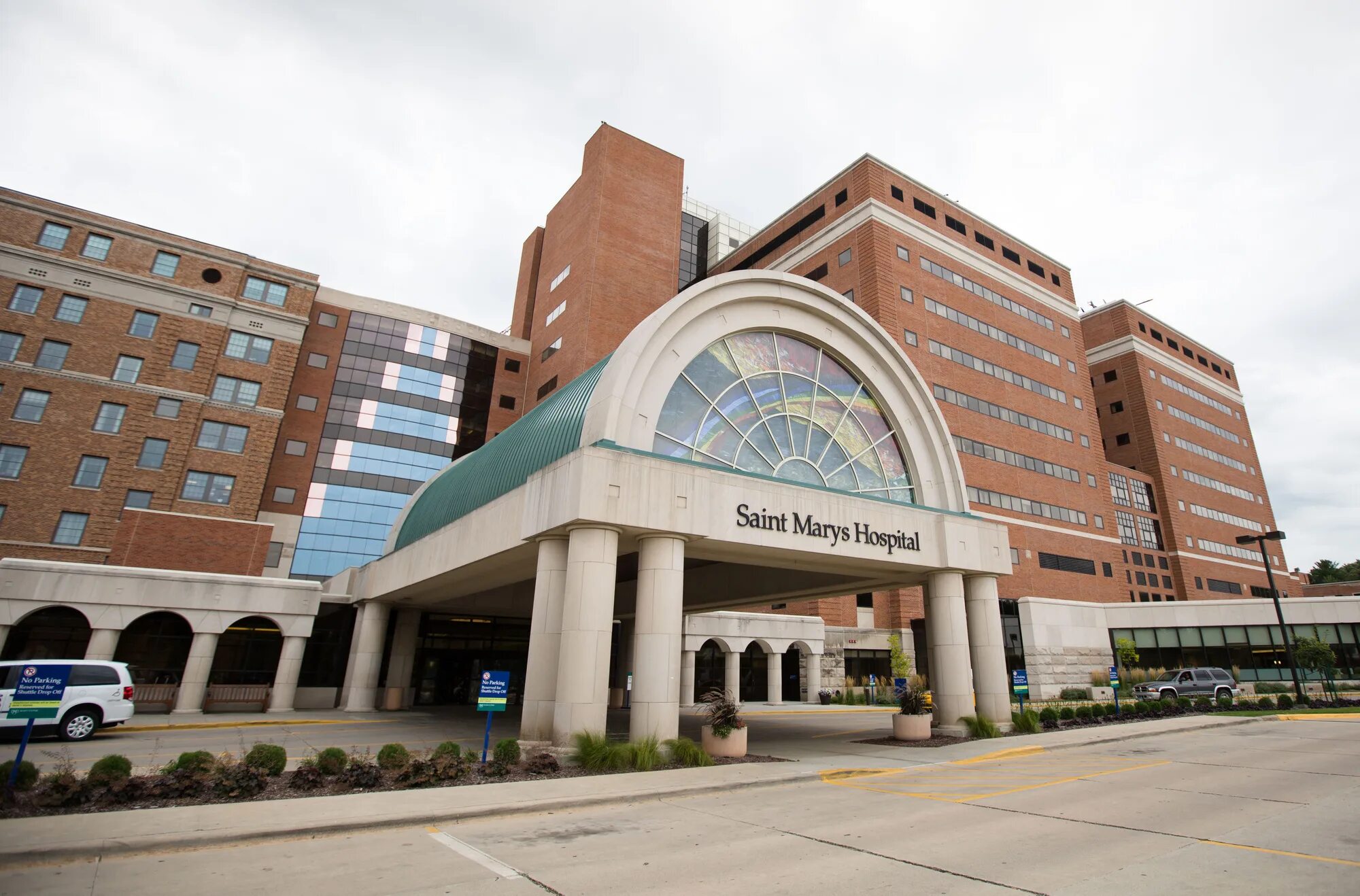 St. Фф mary hospital. St. Фф mary hospital. Больница святой марии лондон.