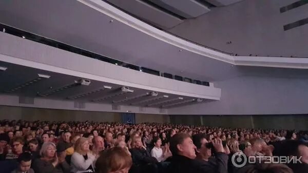 Бкз октябрьский санкт-петербург. Концертный зал бкз октябрьский. Бкз октябрьский сцена. Зал октябрьский санкт-петербург. Бкз октябрьский сцена.