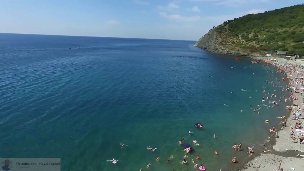 Абрау-дюрсо озеро пляж. В абрау есть море. Кемпинг абрау дюрсо возле озера. В абрау есть море. Абрау-дюрсо пляж 2022.