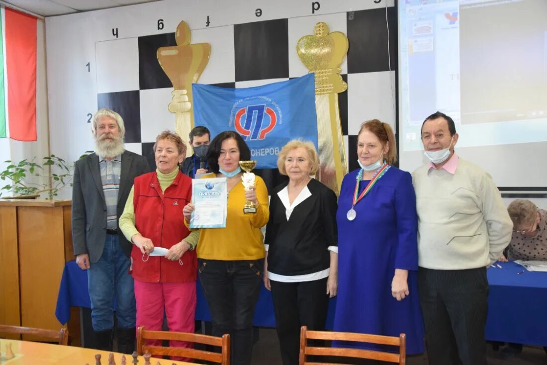 университет третьего возраста татарстан. интервью у пожилых людей. день пожилых людей казань. творческие вечера для пенсионеров казань. мобильный ликбез для пенсионеров.