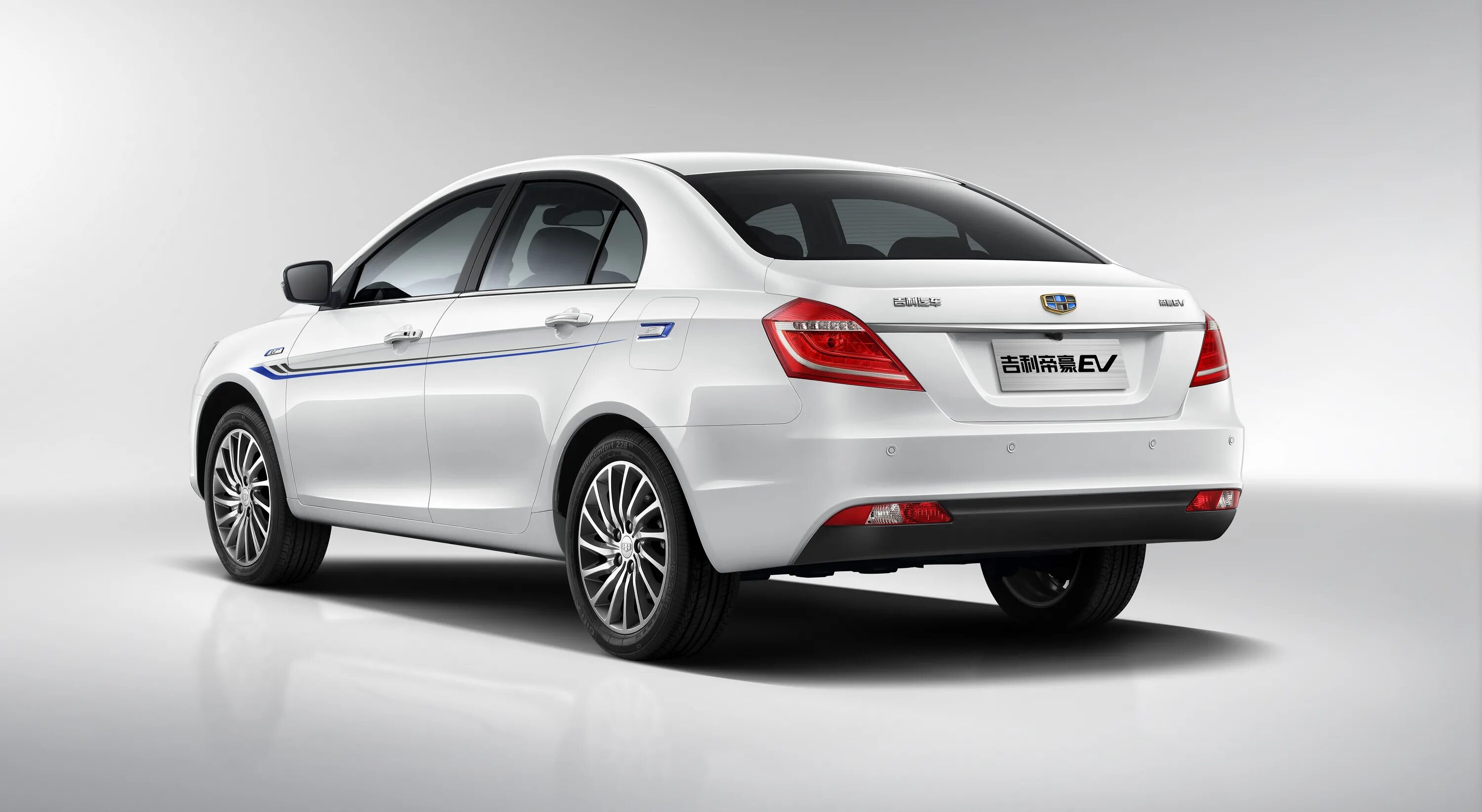 Geely Emgrand 2015. Geely Emgrand ev. Geely Emgrand Electric. Джили Эмгранд 2015. Машина 2015 года выпуска