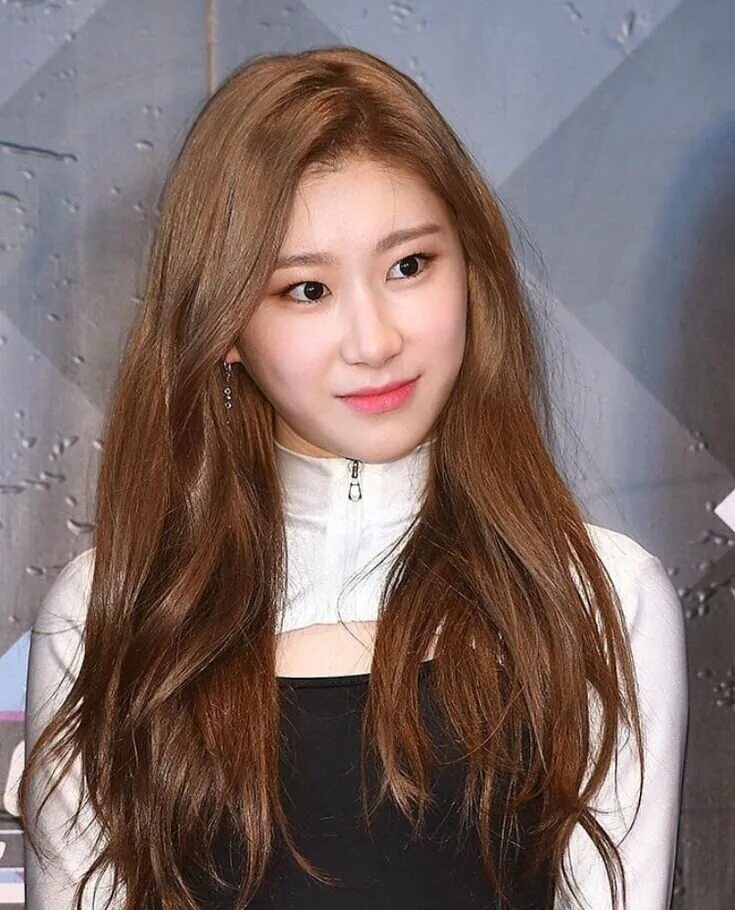 Сестры черен из итзи. Itzy Chaeryeong. Чэрён Itzy. Itzy Chaeryeong 2021. Черён из Itzy 2021.