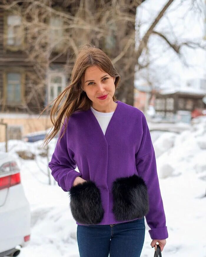 Меховые карманы. Мех на карманах. Карманы мех. Пальто с мехом на рукавах. Меховые карманы.