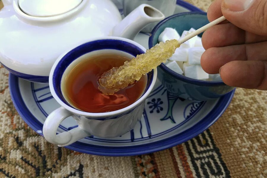 Подача чая. Чай Иран. Подача чая в Иране. Кофе в Иране. После обеда подали чай
