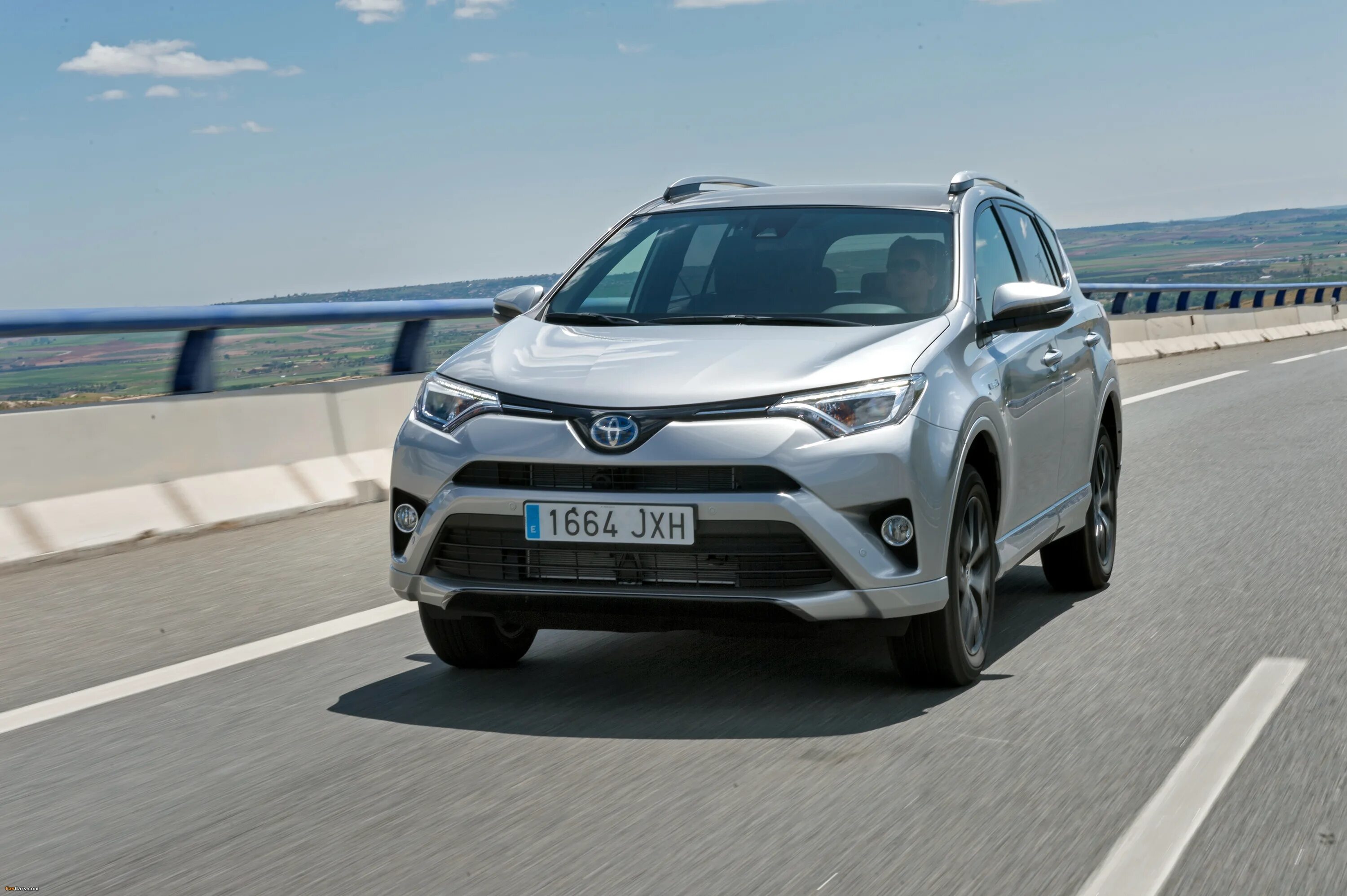 Toyota rav4 2017. Тойота рав 4 2017. Toyota rav4 Hybrid. Toyota rav4 Hybrid 2017. Toyota 2017 купить