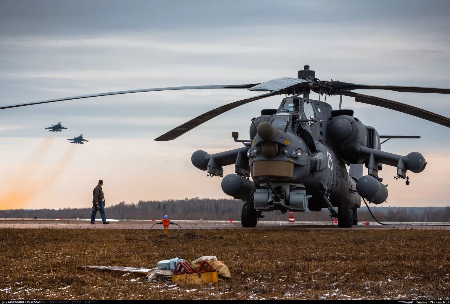 Вертолёт ми-28н ночной охотник. Боевой вертолет ми-28н «ночной охотник». Вертолет ми-28 н. Вертолет военный ми 28н. Покажи видео вертолет