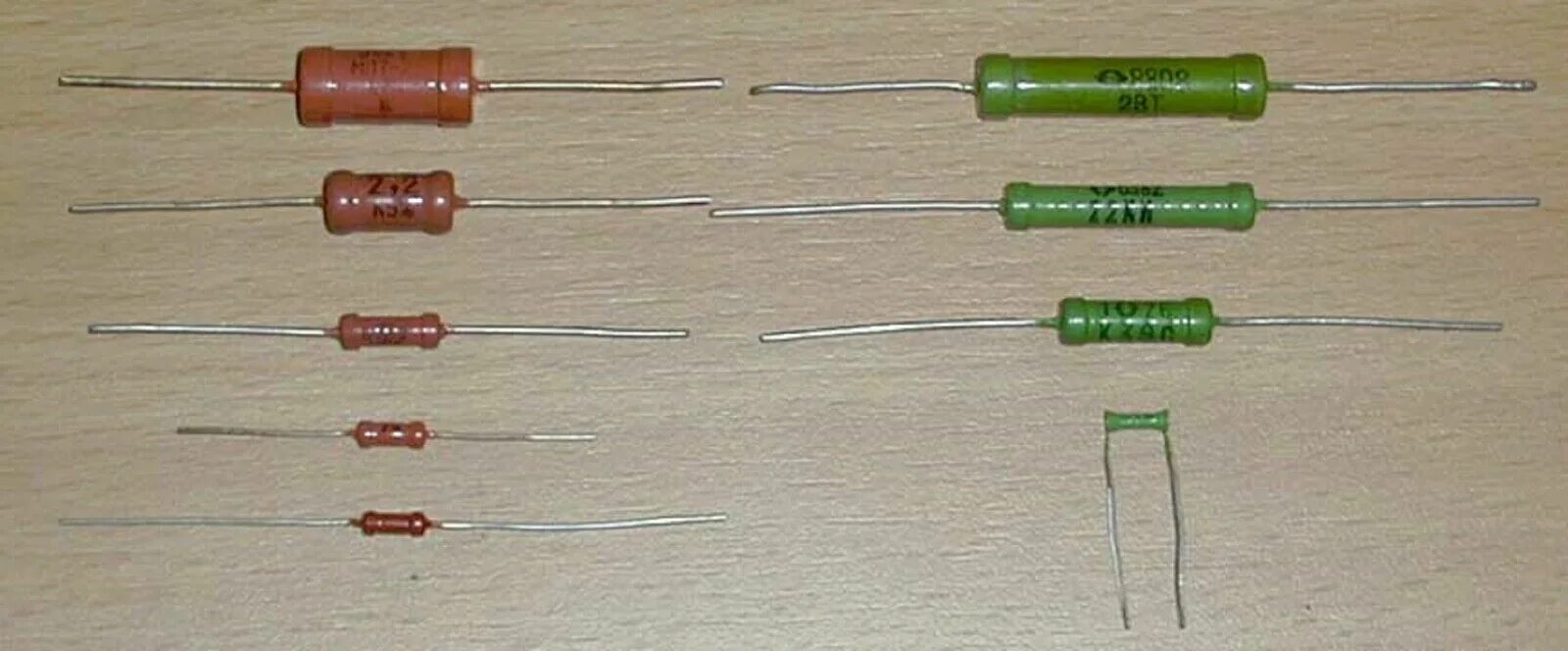 Сопротивление МЛТ-2 маркировка. Резистор МЛТ 0,125вт. Резистор 200 ом 1вт. Резистор МЛТ-2-20. 7 0 25 0 125