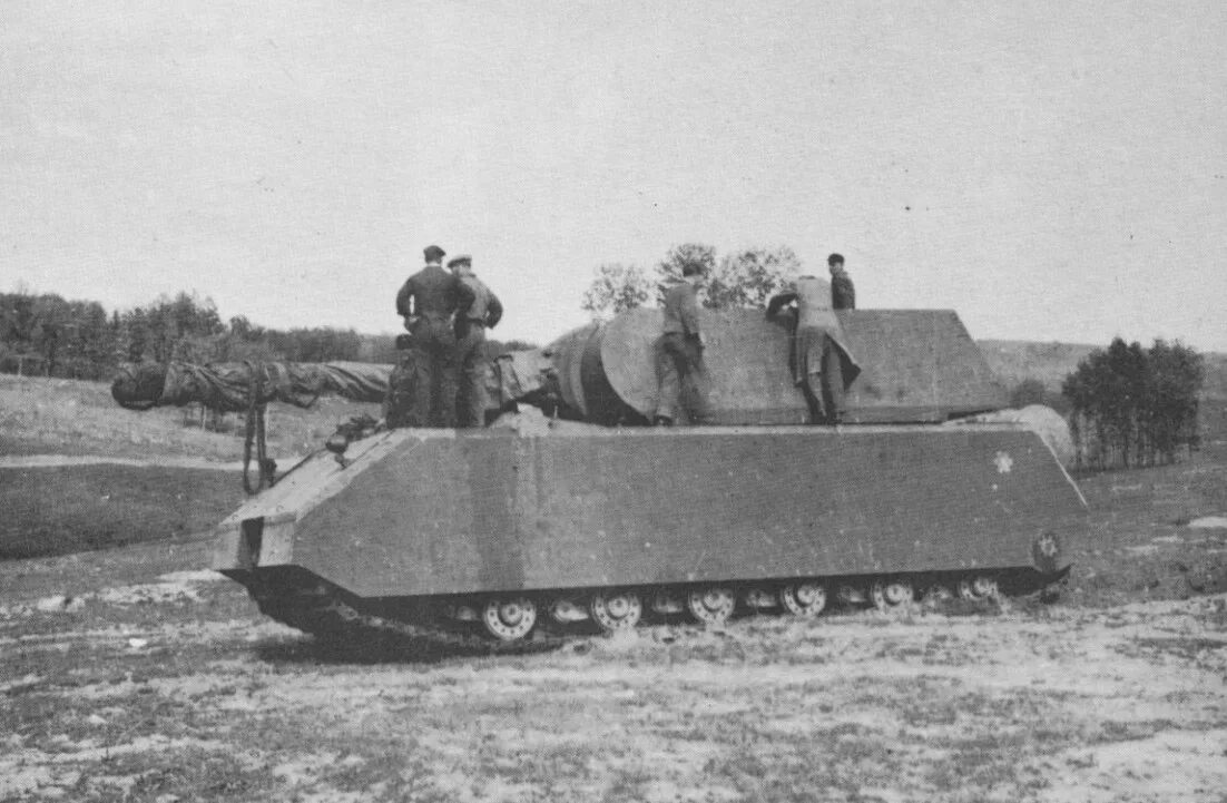 танки второй мировой маус. немецкий танк маус вторая мировая. фердинанд порше танк маус. танк маус 2 мировая война. экипаж танка маус.
