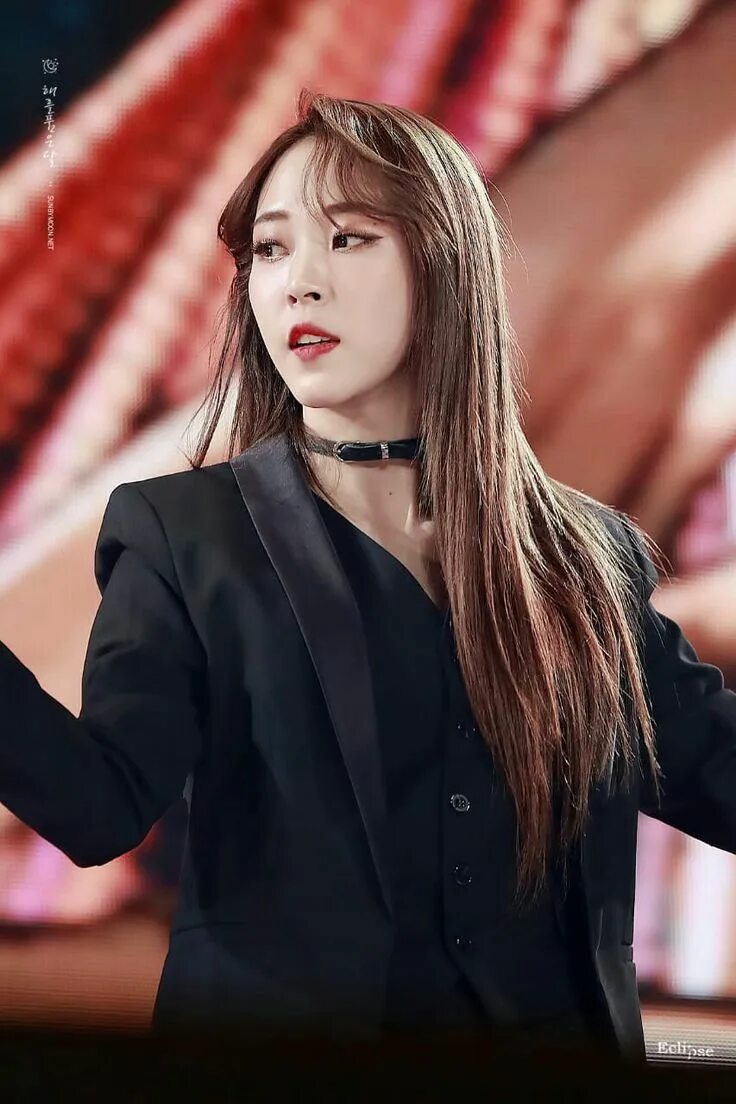 Mamamoo moonbyul. Мунбёль мамаму 2021. Mamamoo moonbyul. Мунбёль корейская певица. Мунбель мамаму.