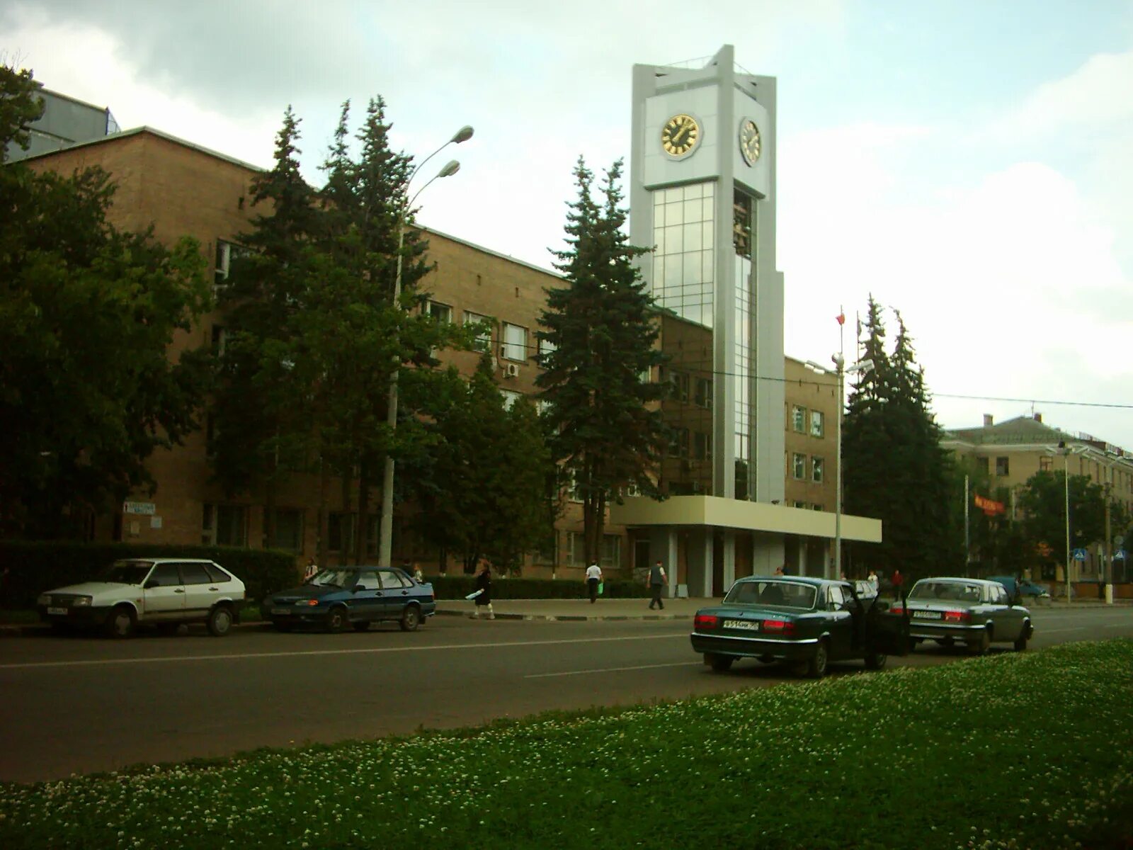 Мэрия Мытищи. Администрация города Мытищи. Здание администрации Мытищи. Мытищи куранты.