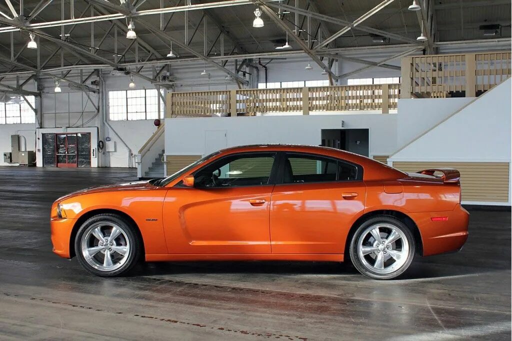 Джейку 8 автомобиль. Додж чарджер 2011. Додж чарджер 2011 r/t. Феррари. Альфа ромео ц8.
