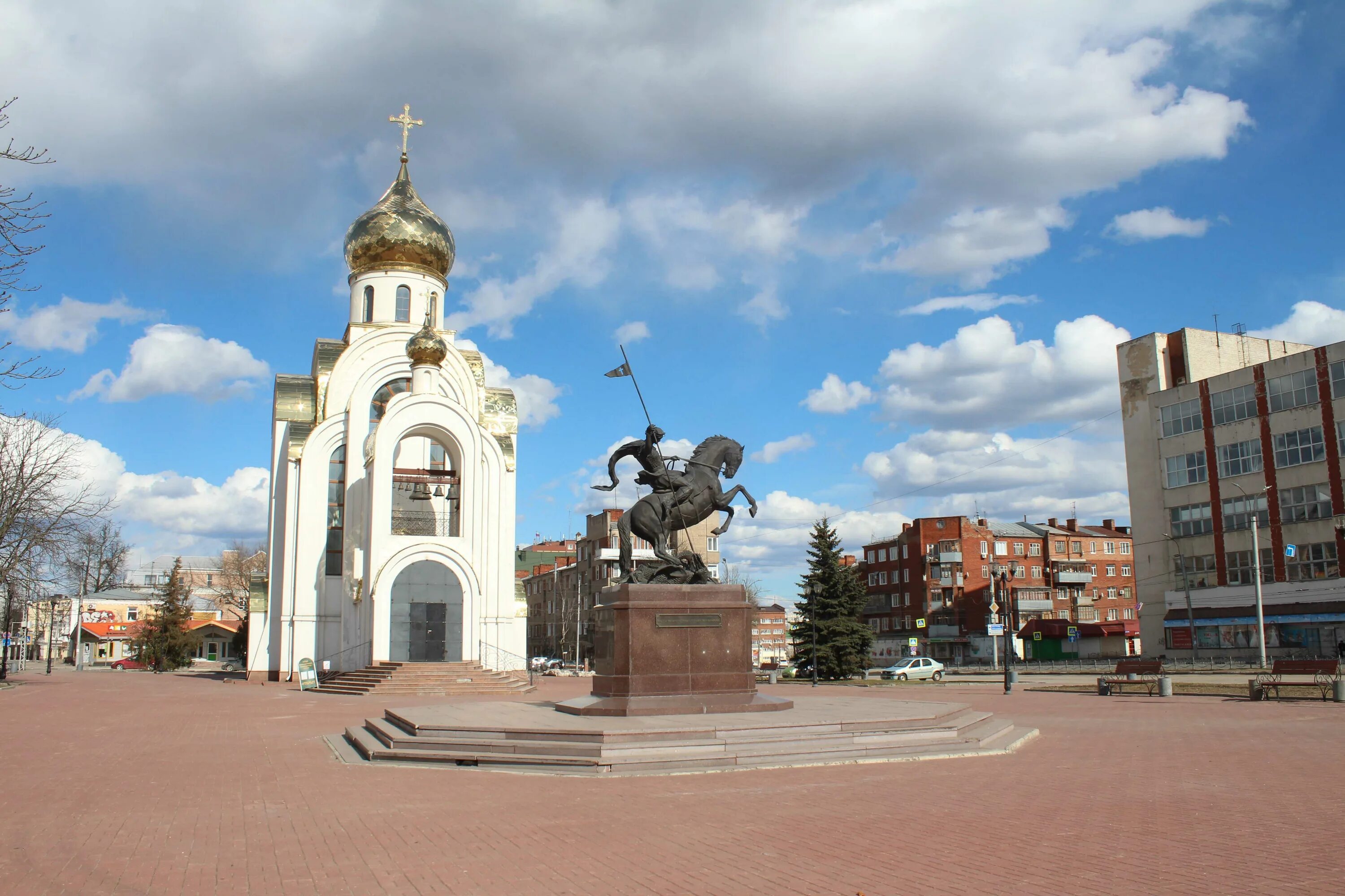 Иваново погулять. Площадь Победы Иваново. Площадь города Иваново. Примечательности города Иваново. Памятник на площади Победы Иваново.