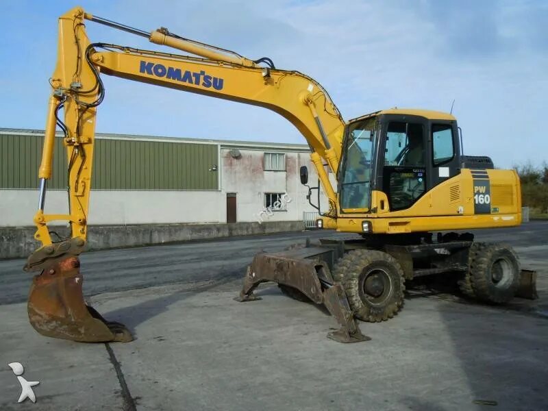 Экскаватор caterpillar m315d. Экскаватор jcb js160w. Экскаватор колесный cat 210. Аренда экскаватора на колесном ходу. Экскаватор jcb js160w.