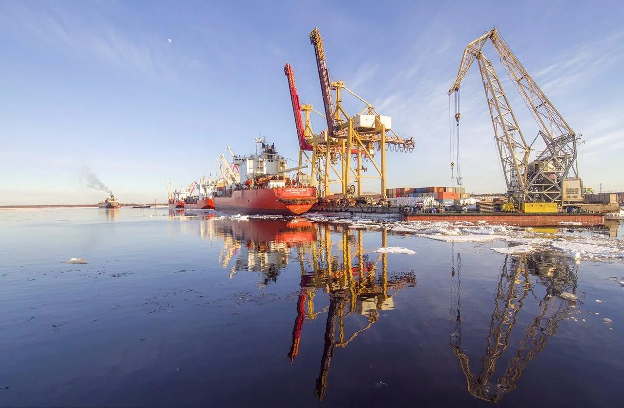 Первый порт россии. Морской порт Архангельск. Порт Бакарица Архангельск. Морской Речной порт Архангельск. Архангельский Речной порт Архангельск.