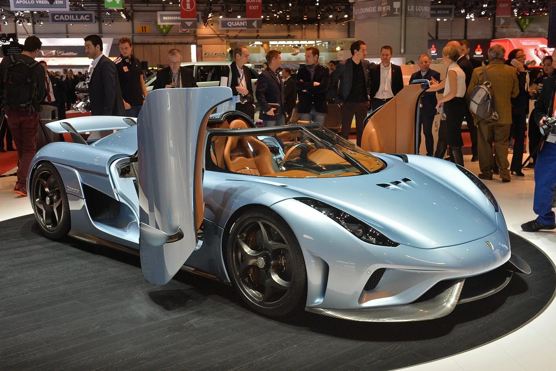 Самые машины в мире фото. Шведский гиперкар Koenigsegg. Кенигсегг кабриолет. Кенигсегг последняя модель. Кенигсегг Regera. Швеция.