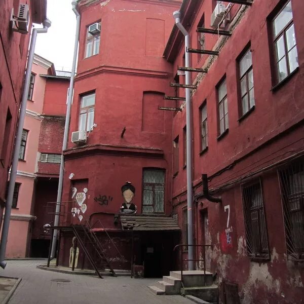 Дворики минска. Красный дворик минск. Красная улица минск. Blended city: улица октябрьская минск. Дворик минск.