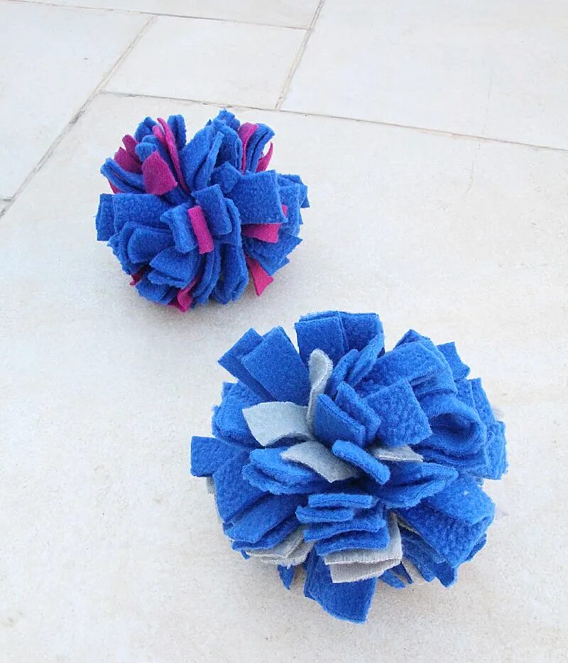Помпон из флиса. Помпон из флиса. Искусственные помпоны на шапку. Помпон из флиса. Помпон из флиса своими руками.