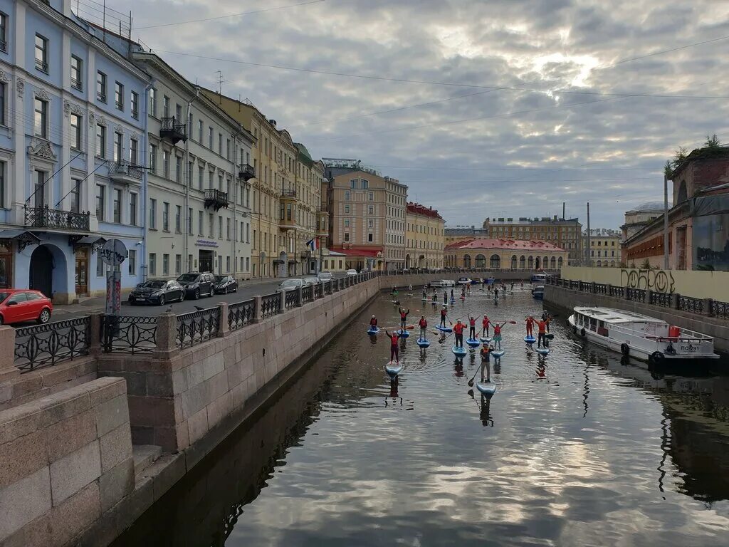 Ездила в питер. Река мойка. Река мойка Санкт-Петербург. Река в Питере. Реки и каналы Санкт-Петербурга.