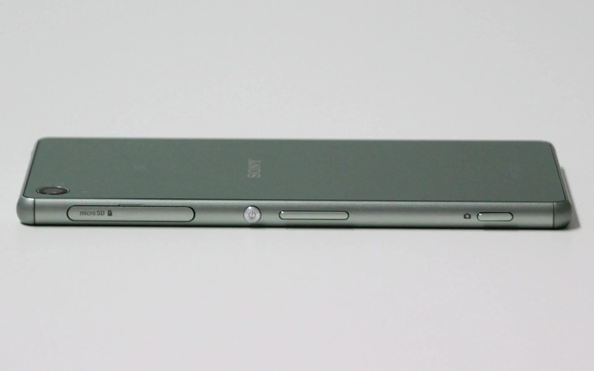 Телефон ново 4. Xperia z5 сканер. Смартфон Sony Xperia z5 серый. Sony Xperia z5 Compact фото. Sony z5 Compact характеристики.