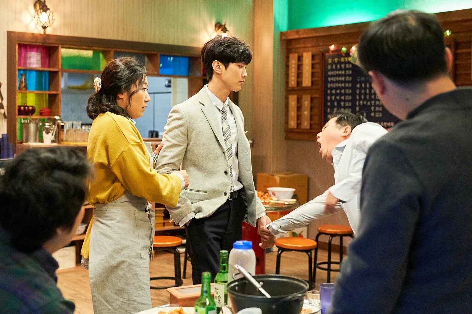 тот, кто сидит внутри фильм 2019. мужчина внутри меня дорама 2019. тот кто сидит внутри отзывы. тот кто сидит внутри отзывы. фильм мужчина внутри меня корея 2019.