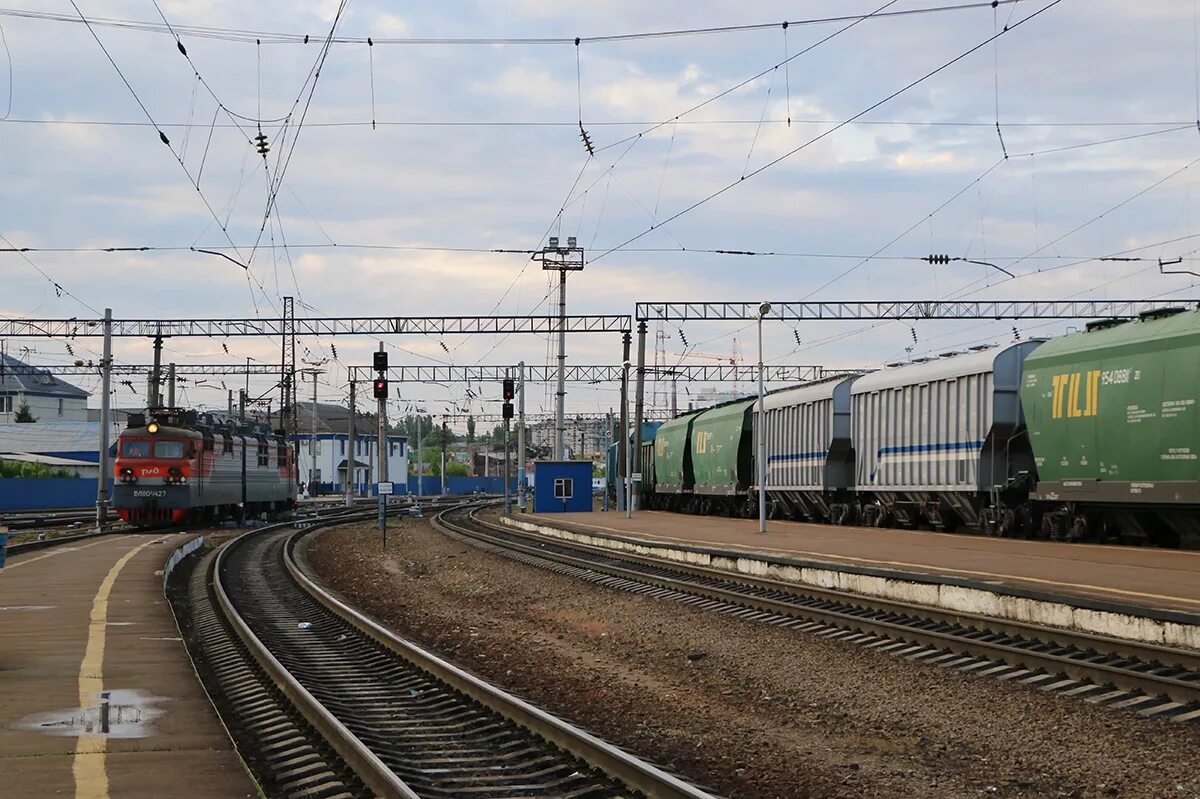 Станция лиски ювжд. Поезда петербург лиски. Поезда петербург лиски. Эд9м-0186. Лиски станция ржд.