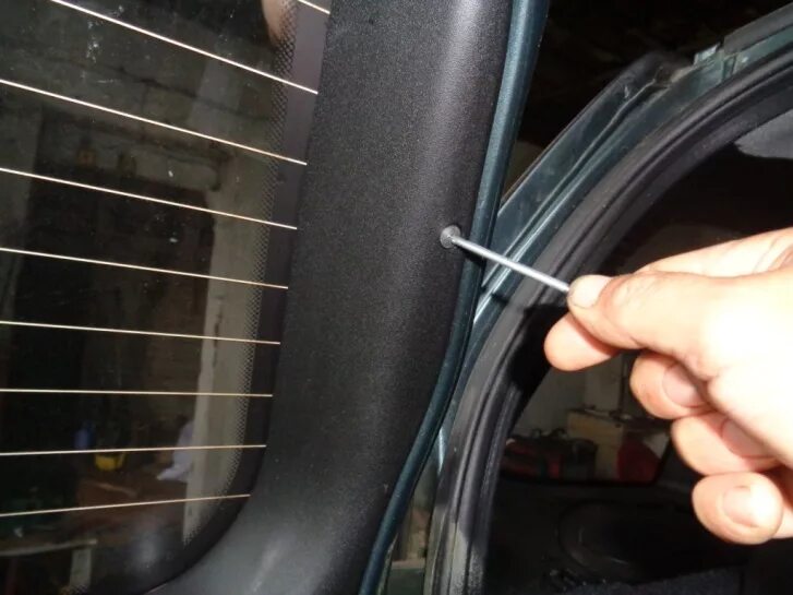 Removal and installation of facings of salon Chevrolet Niva
